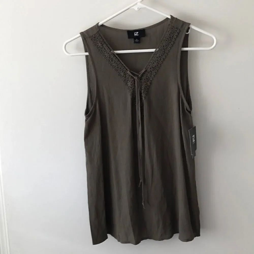 IZ Byer Lace up Tank size S NWT Olive